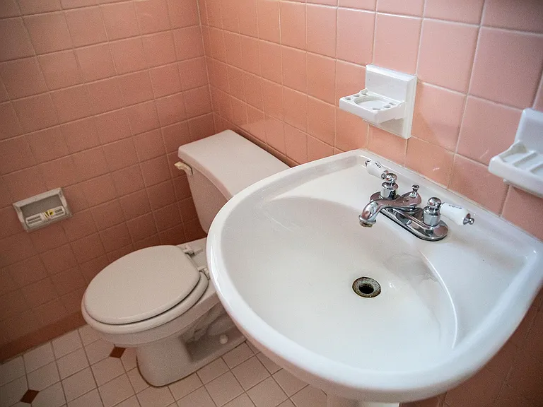 127 1st Ave S #10 — Photo 18