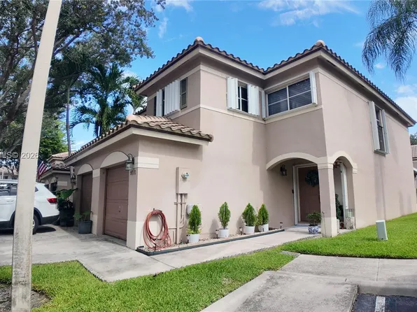 9715 NW 23rd Ct, Pembroke Pines, FL 33024