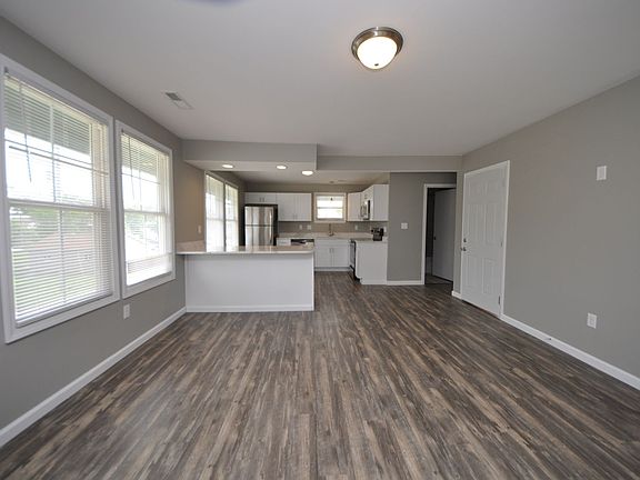 5th image of 502 S Linn Ave #B