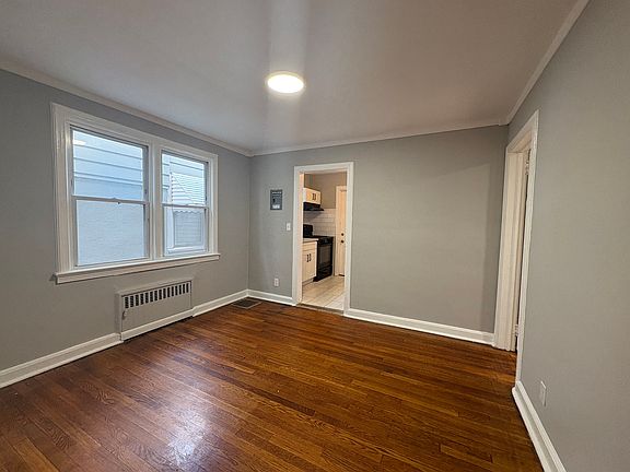 5th image of 412 Fabyan Pl #A
