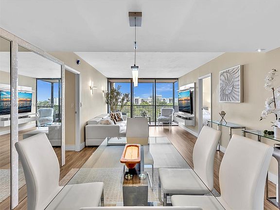 5th image of 20301 W Country Club Dr APT 622