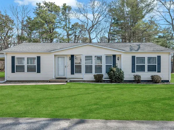 1407-122 Middle Road #122, Calverton, NY 11933