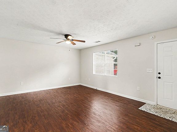 3rd image of 209 E Wilson St