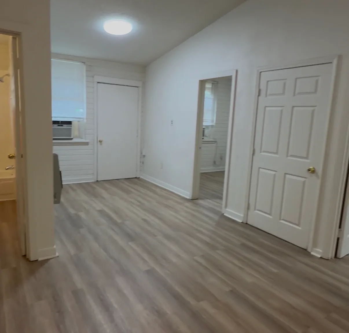 2 bed, 1100 sqft, $1,200 — Photo 3