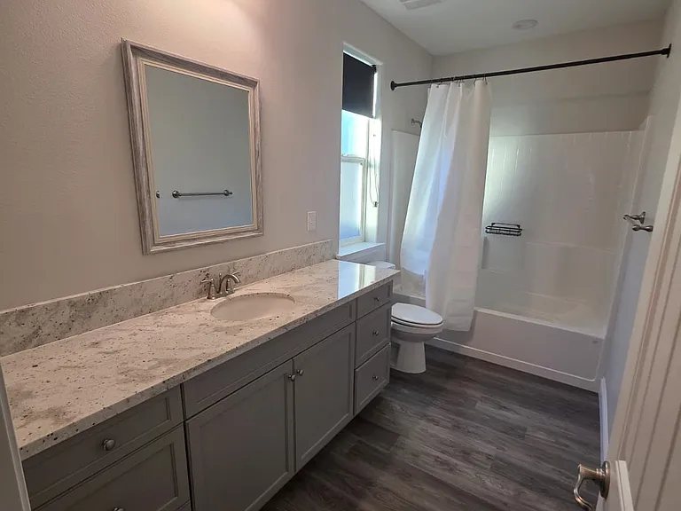 153 N Koleen Ave — Photo 29