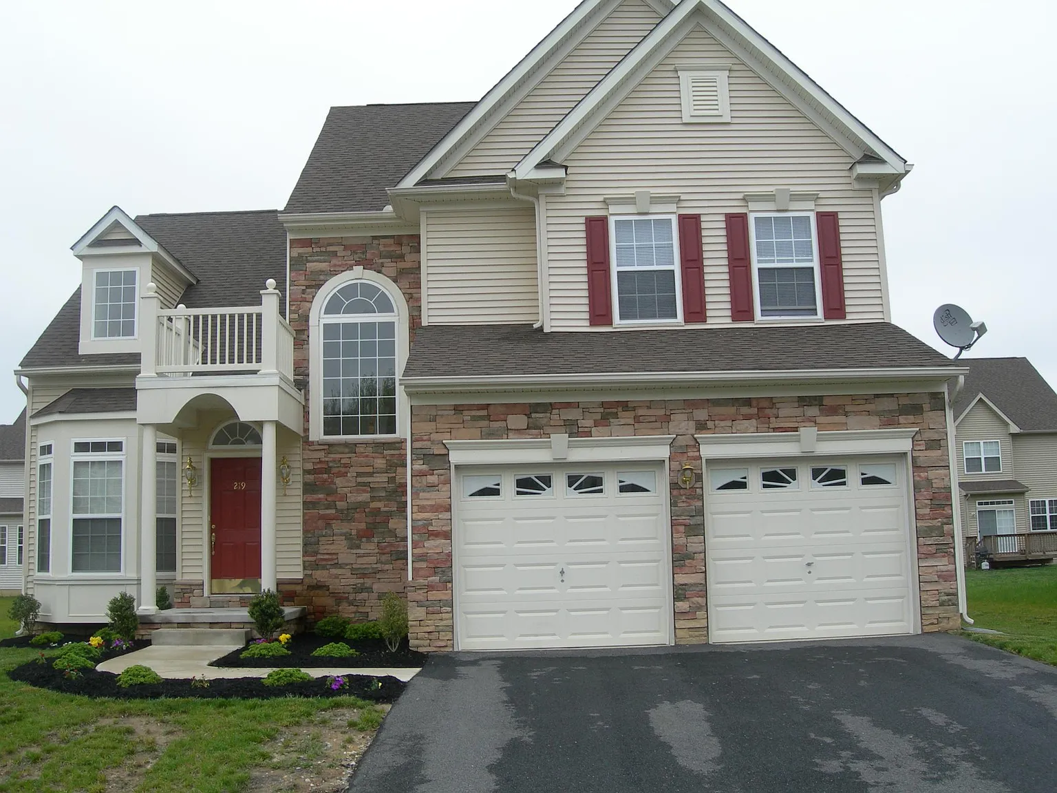 219 Topaz Circle — Photo 1