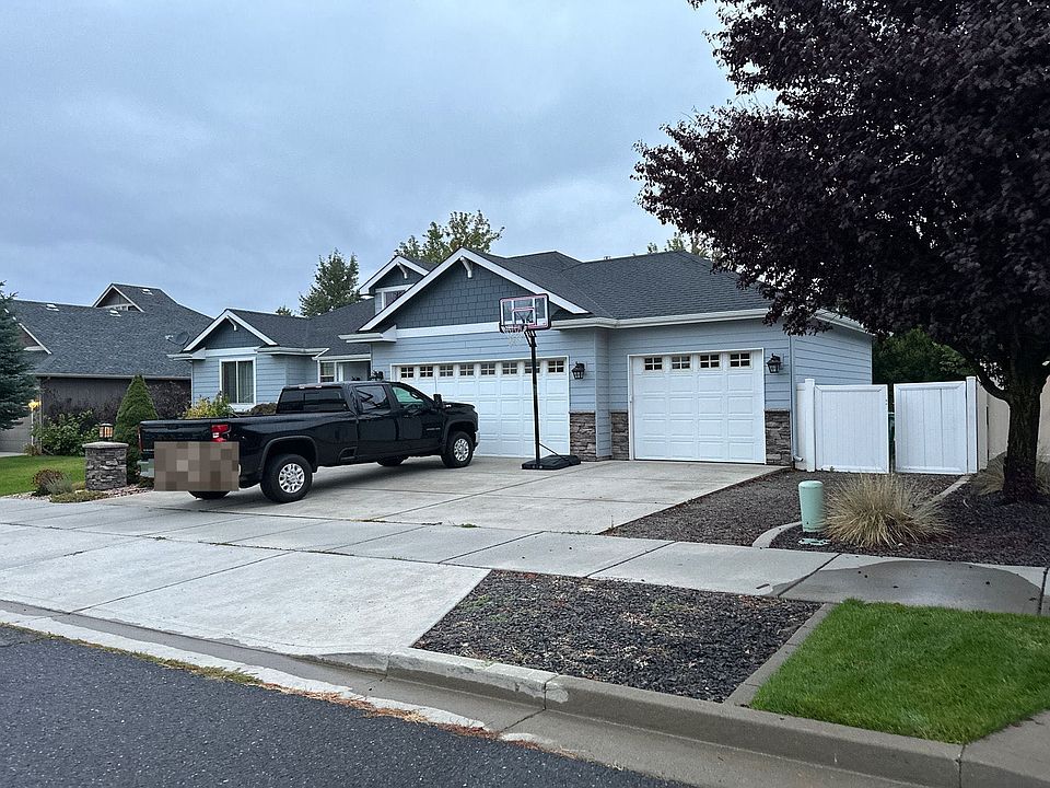 1st image of 2614 W Hawthorne Rd