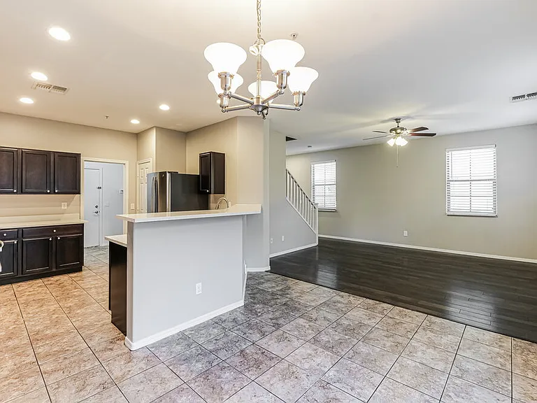 1444 N 80th Dr — Photo 6