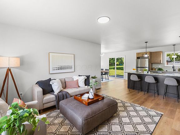 3rd image of 868 Liverpool Pl