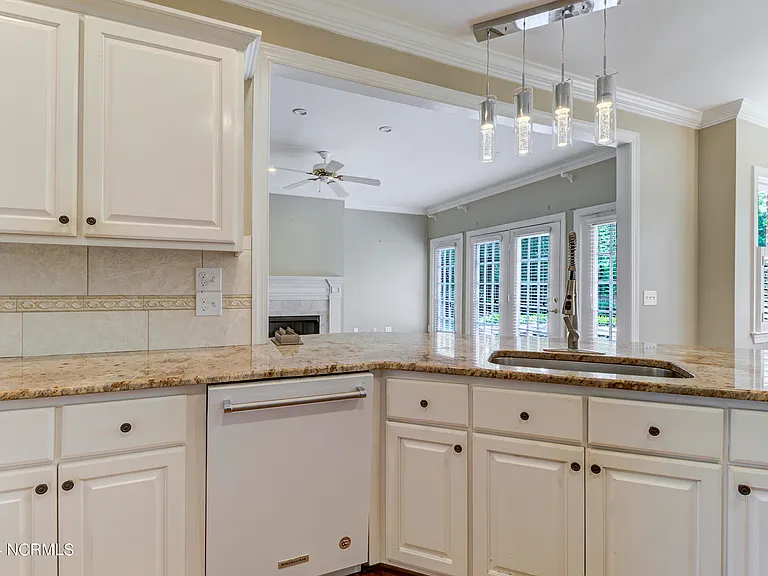 3128 Braemar Ln — Photo 6