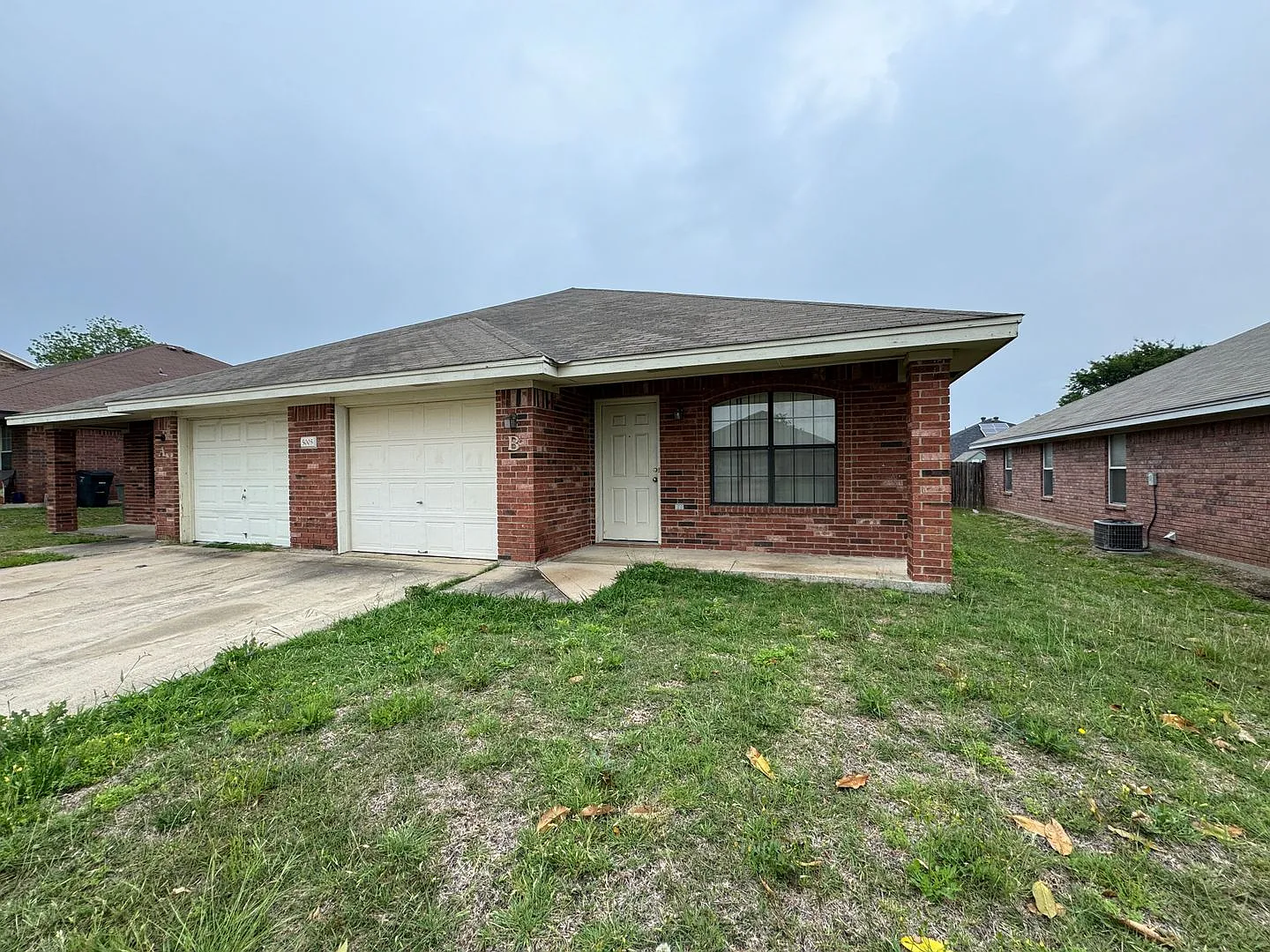 5005 John David Dr — Photo 1