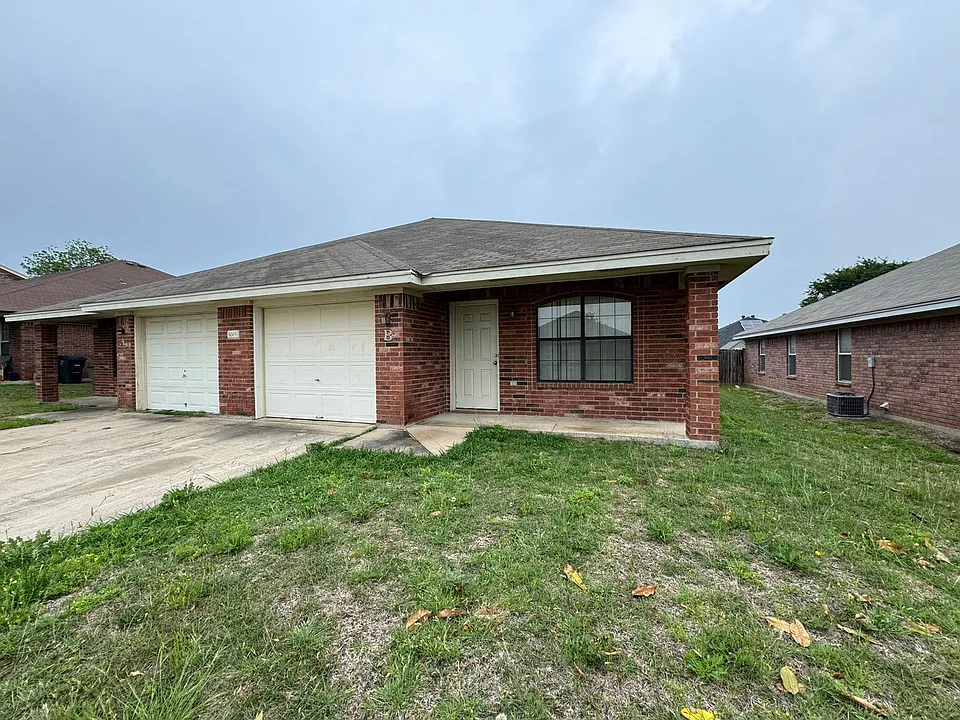 5005 John David Dr