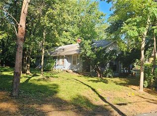 916 S Hocker St, Independence, MO 64050