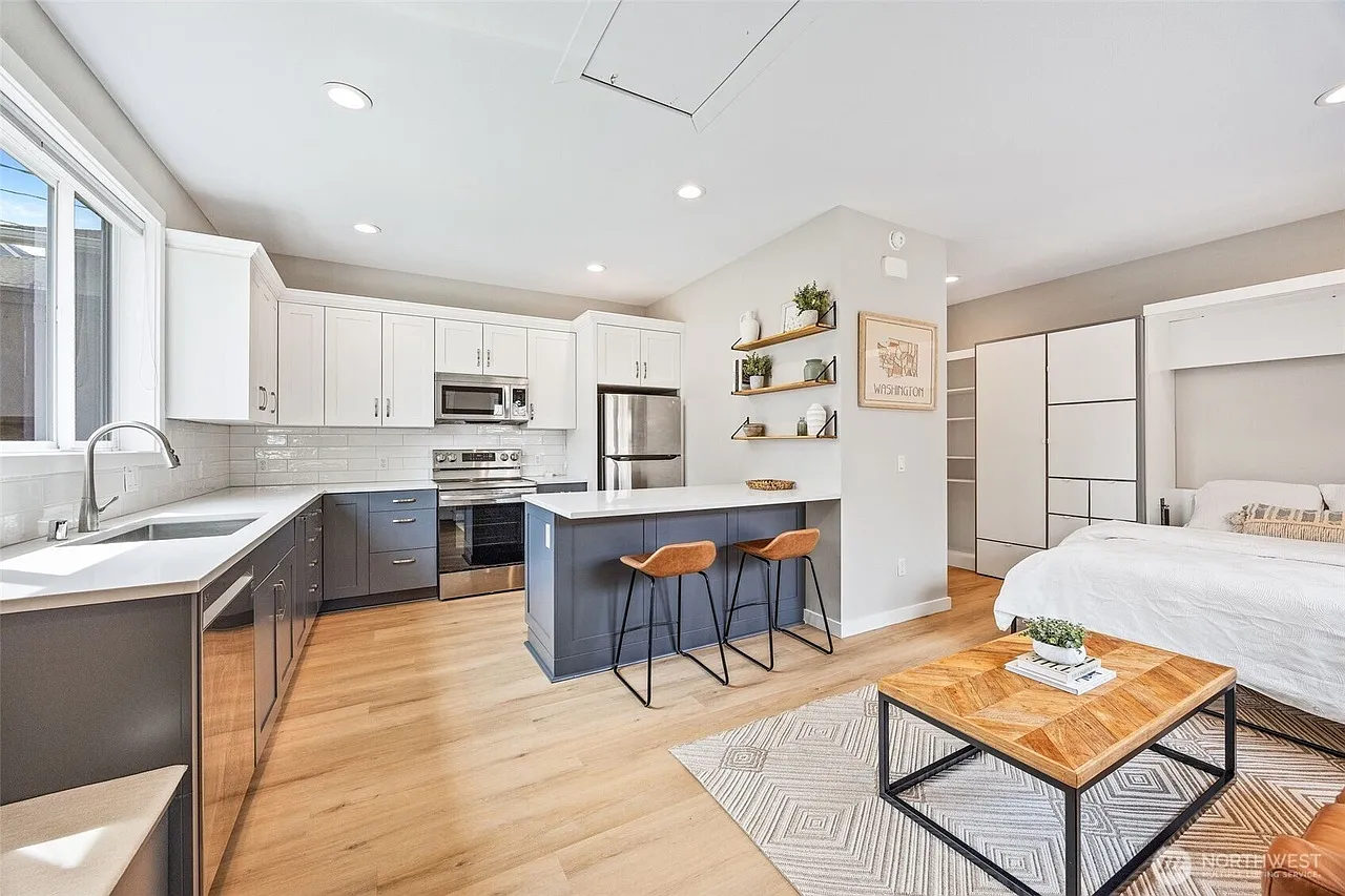 1 bed, 440 sqft, $2,000 — Photo 1