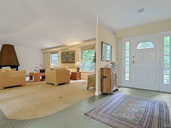 5th image of 115 Whippoorwill Road