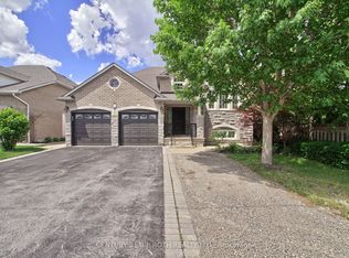 28 Poplar Dr, Richmond Hill, ON L4E 2Y4