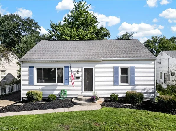 27834 Rexford Rd, Bay Village, OH 44140