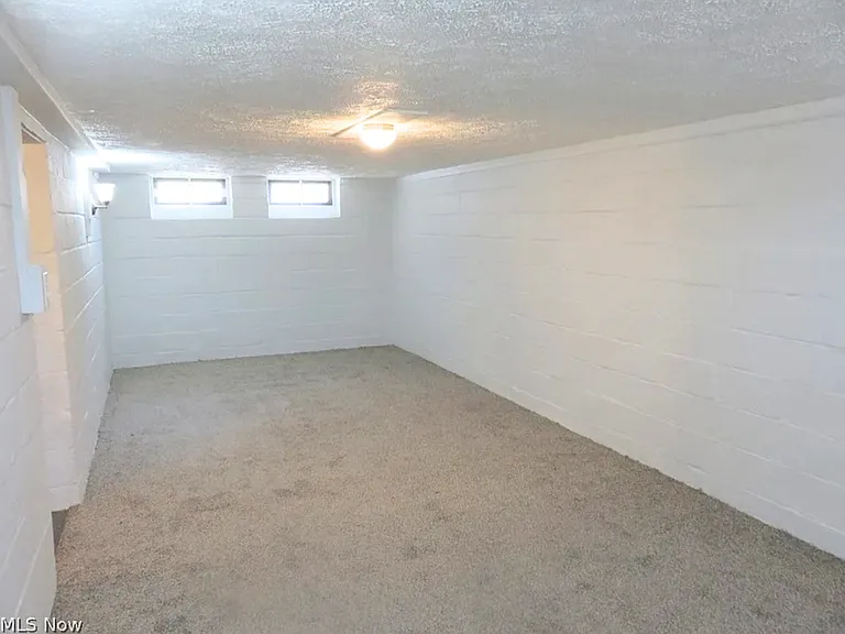 5934 Deering Ave — Photo 26