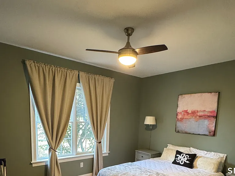 556 Hill St — Photo 20