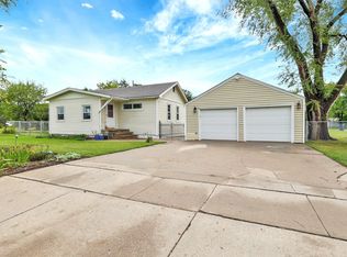 902 N Arapaho St, Wichita, KS 67212