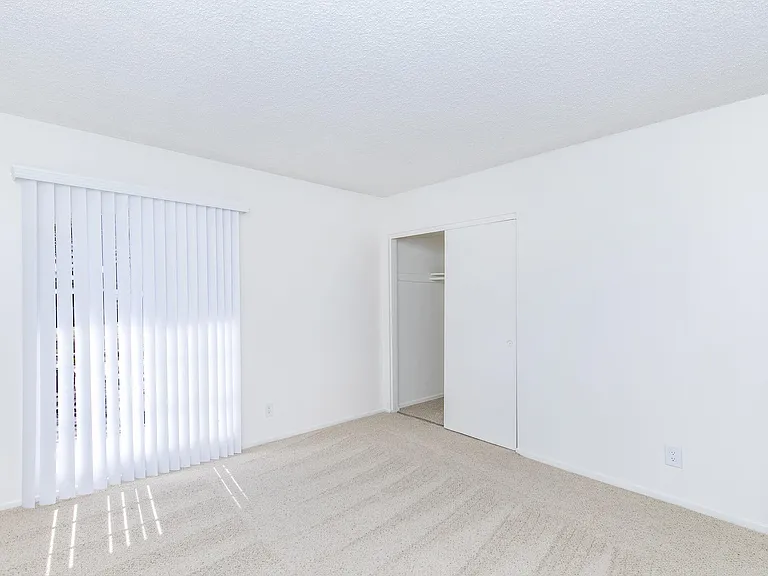 Buena La Vista Apartment Homes — Photo 55