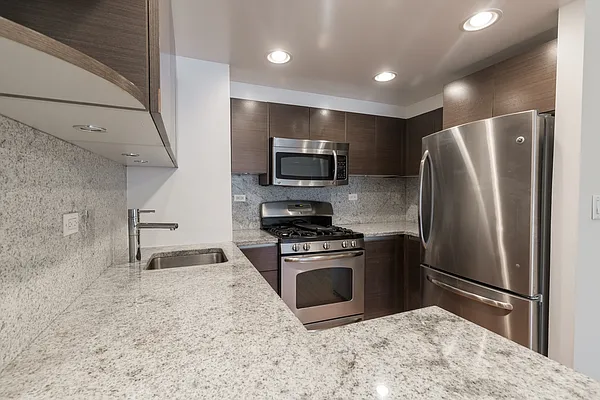 Rented by Stonehenge NYC LLC | media 5