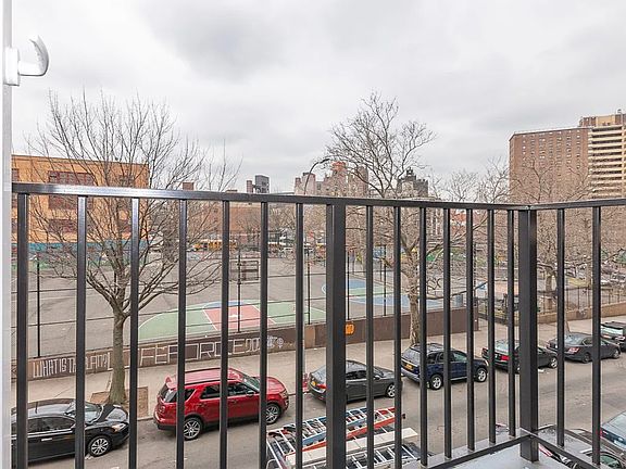 4th image of 31 Garden St APT 3