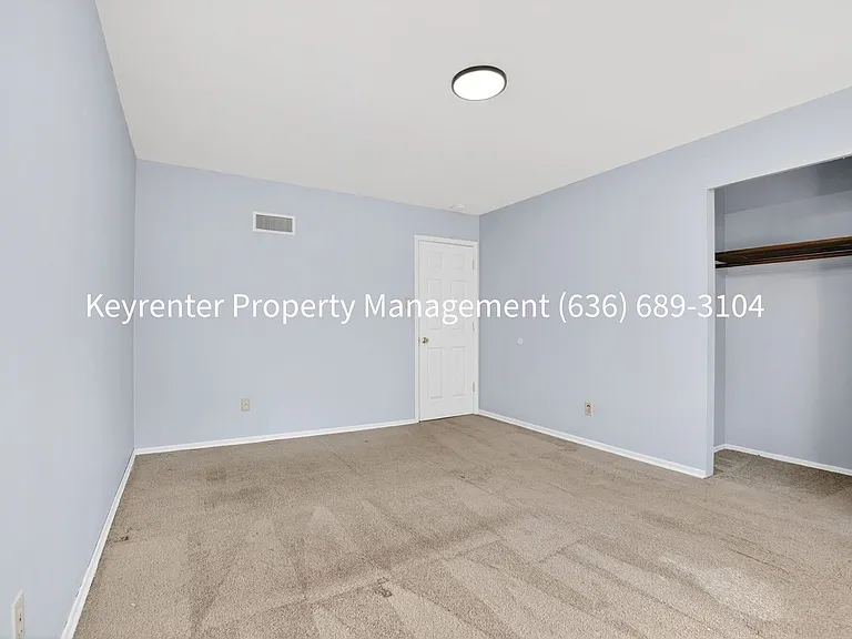 920 Parkcrest Dr — Photo 10