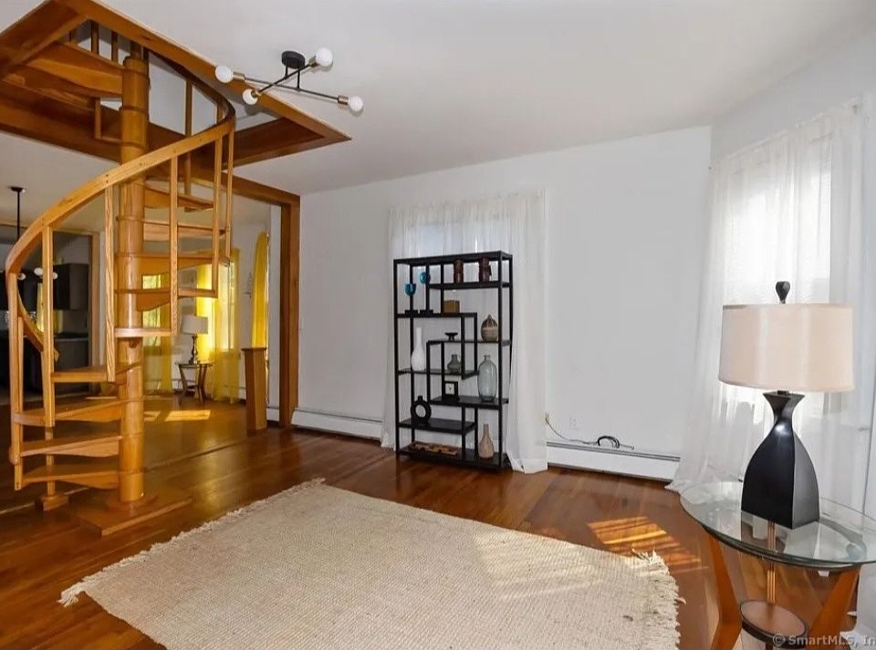 2nd image of 80 Cabot St Unit 2
