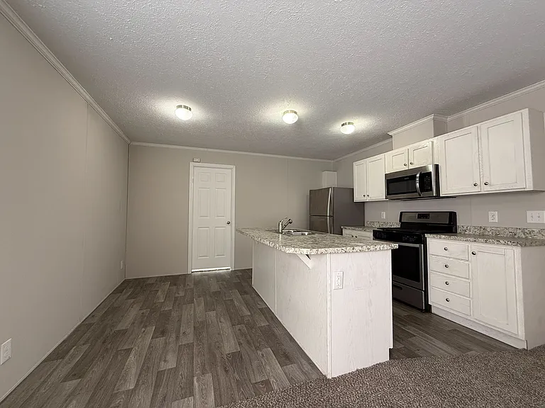 38000 Le Chateau Blvd #98 — Photo 2