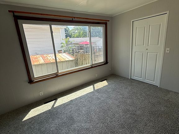 3rd image of 1001 E Olive St #2