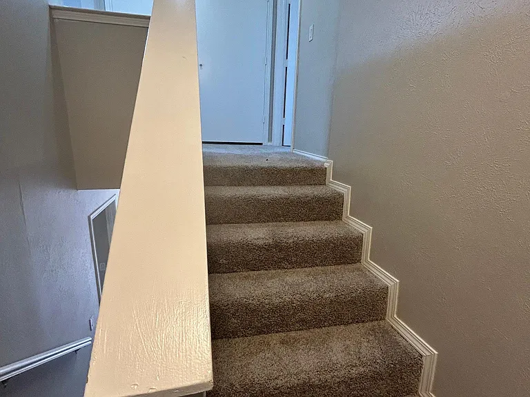 3425 Courtyard Cir — Photo 17
