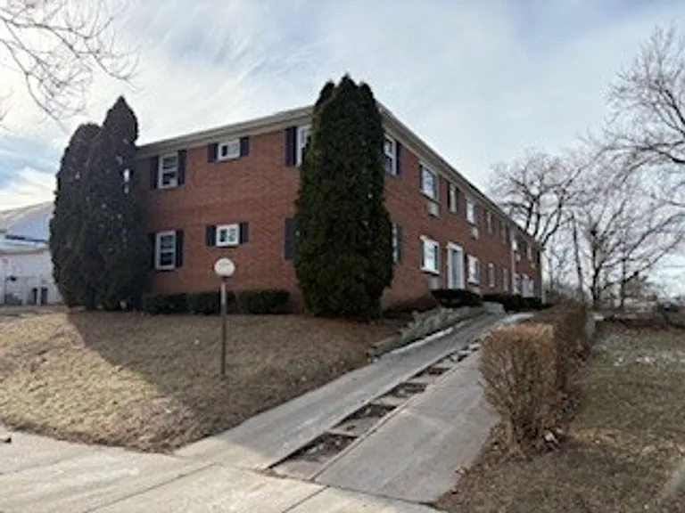 3555 S Brust Ave — Photo 1