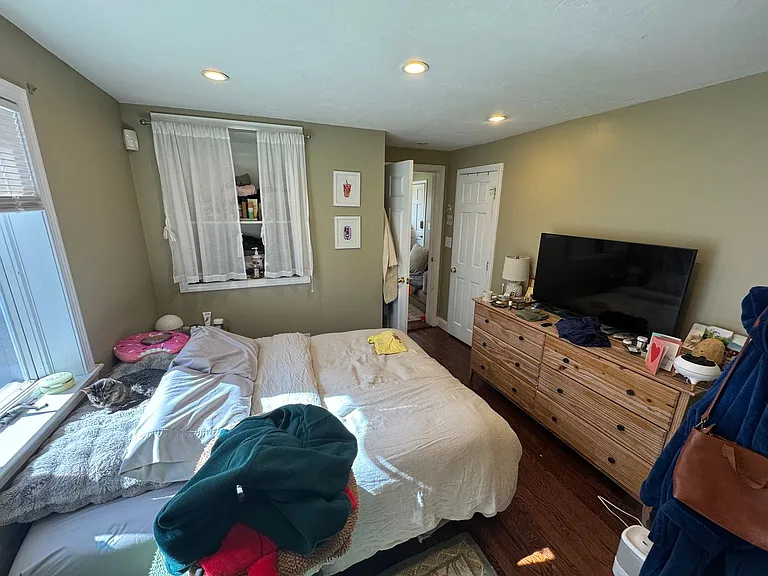 735 Somerville Ave #1 — Photo 7