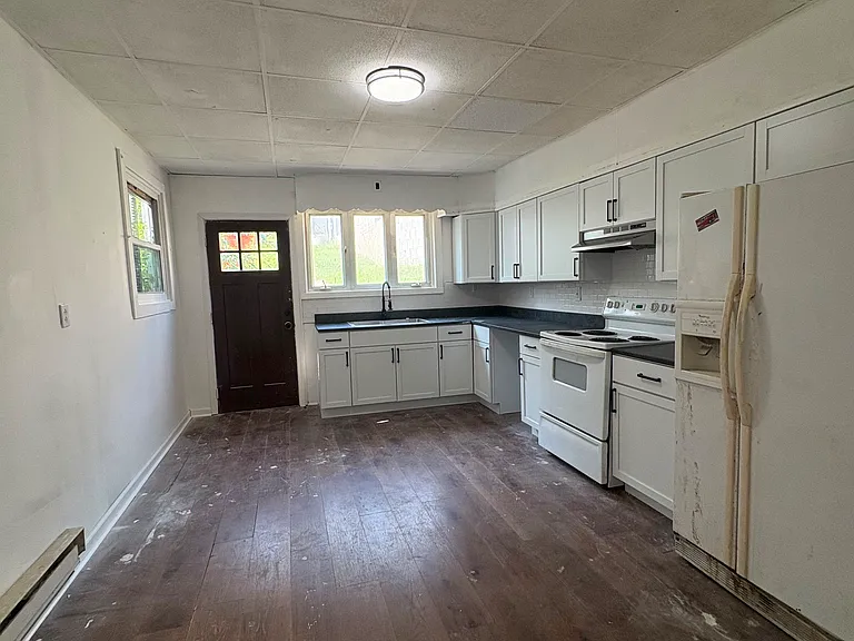 509 E Center St — Photo 2