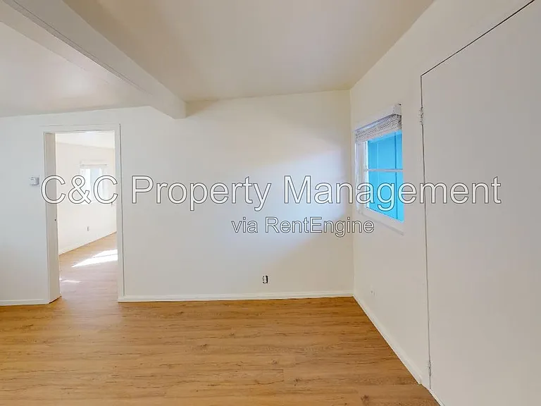 1082 Wanda Ave #E — Photo 3