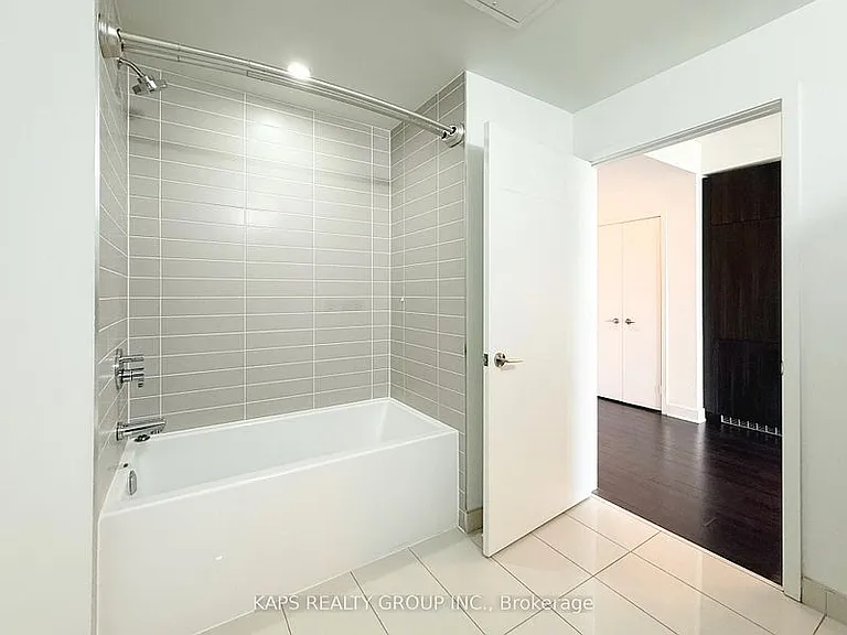 290 Adelaide St W #2106 — Photo 19