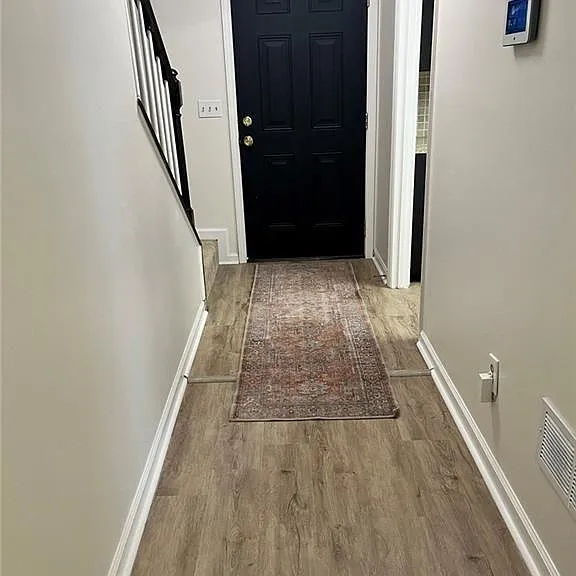 138 Sterling Ct — Photo 3