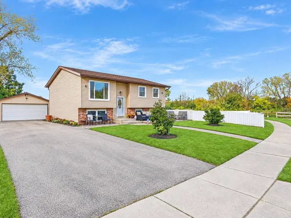 141 Plainview Dr, Bolingbrook, IL 60440