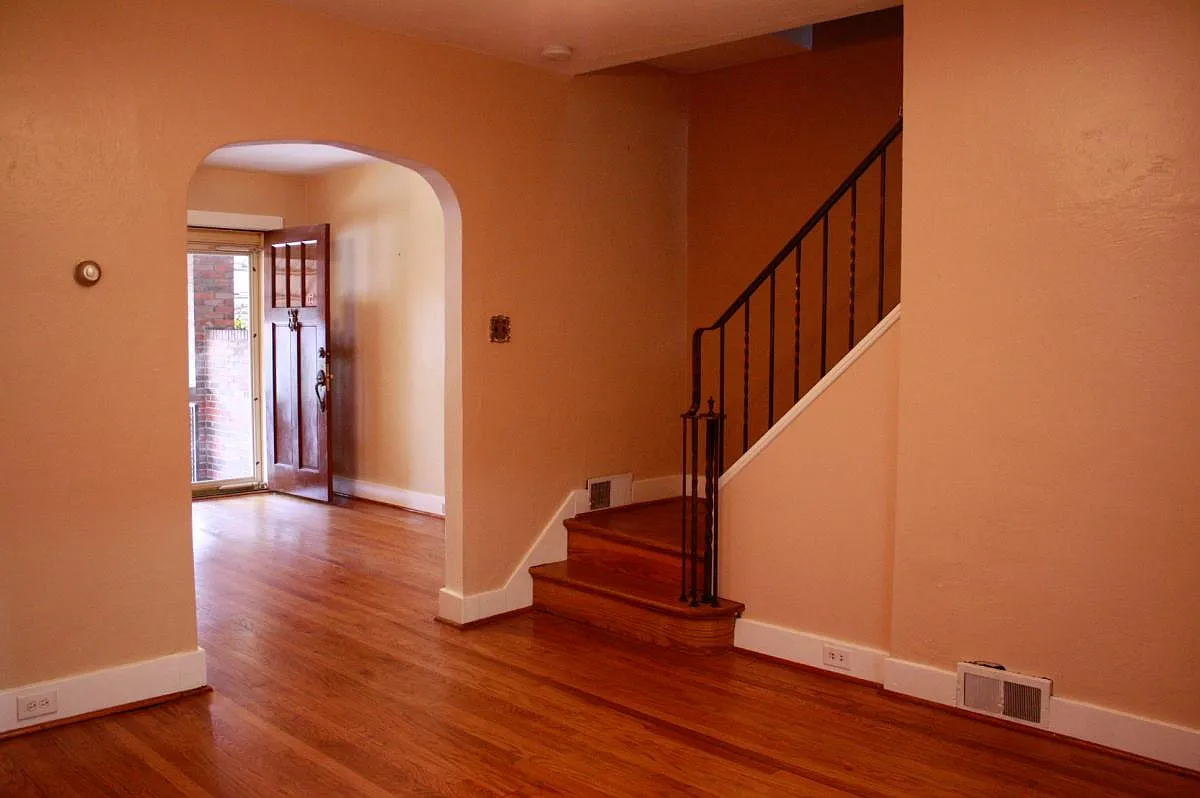 3 bed, 1292 sqft, $2,000 — Photo 2