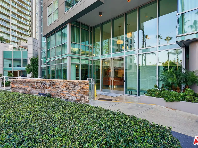 13650 Marina Pointe Dr #1603 — Photo 52