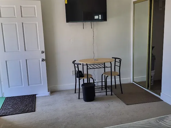 2179 Myrtle Ave #B, Long Beach, CA 90806