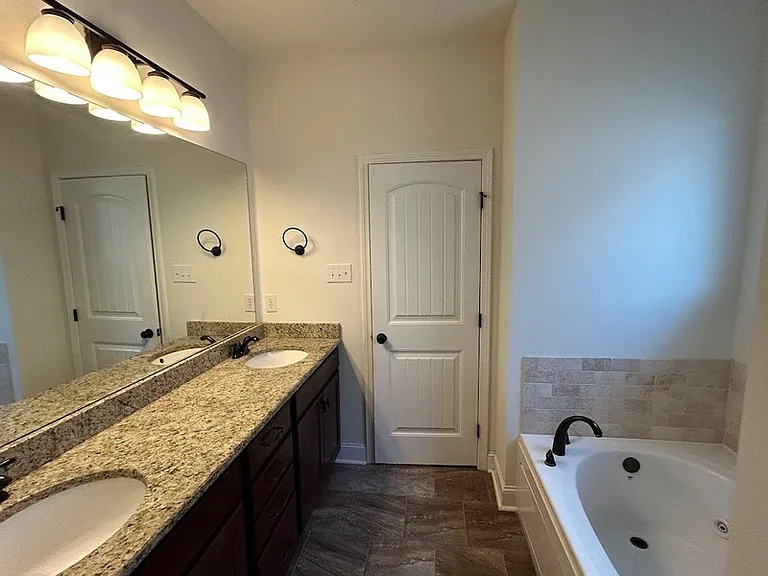 138 Riverfront Dr — Photo 9