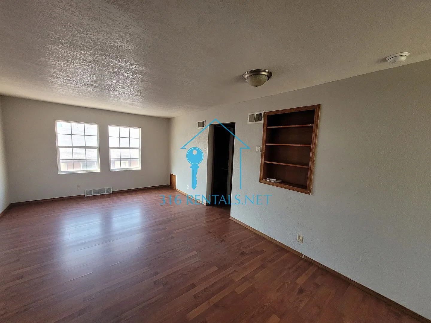 $595- STUDIO - multi-family home — Photo 3