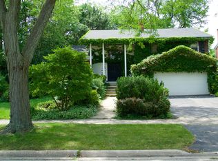 168 S Elm Tree Ln, Elmhurst, IL 60126