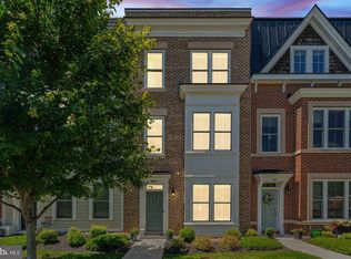 145 Center St S UNIT 4, Vienna, VA 22180