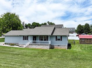 555 Golden Harvest Cir, Seymour, TN 37865