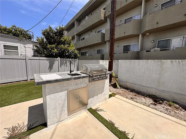 11230 Pickford St — Photo 21