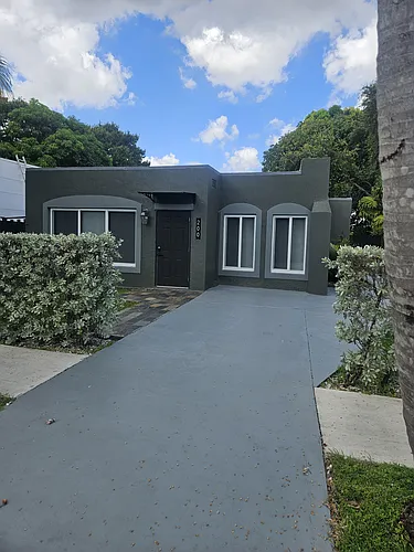 200 SW 3rd Ave Photo 1