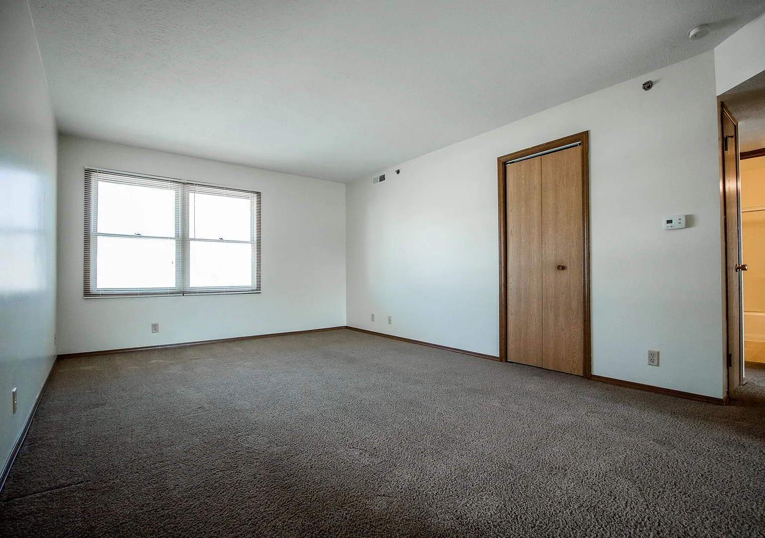 707 S. Golfcrest — Photo 4